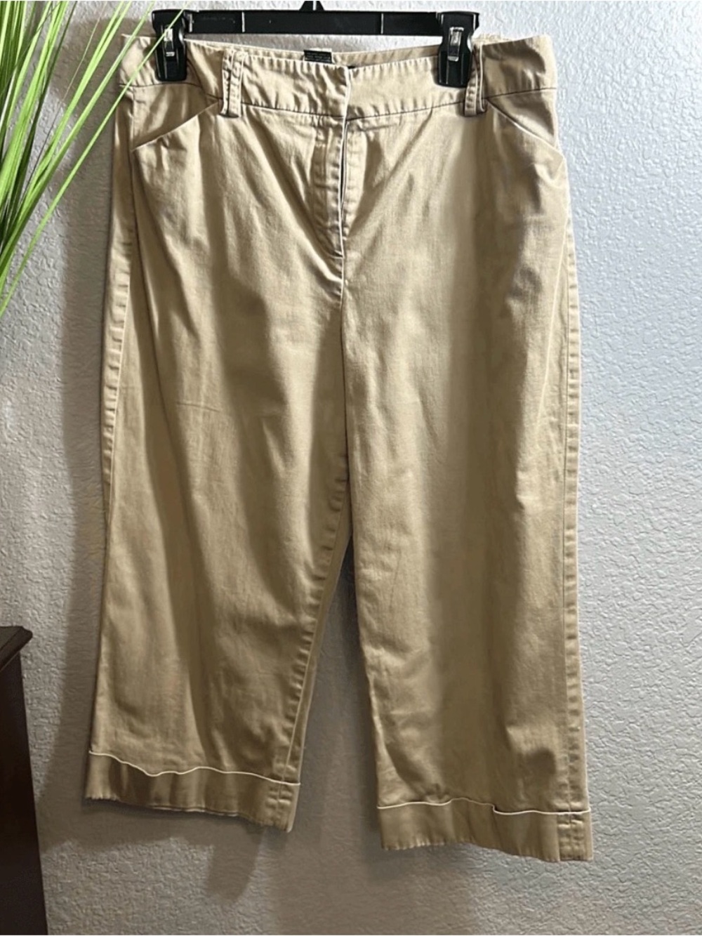 B6/2 Larry Levine, petite khaki crop pants size 12P